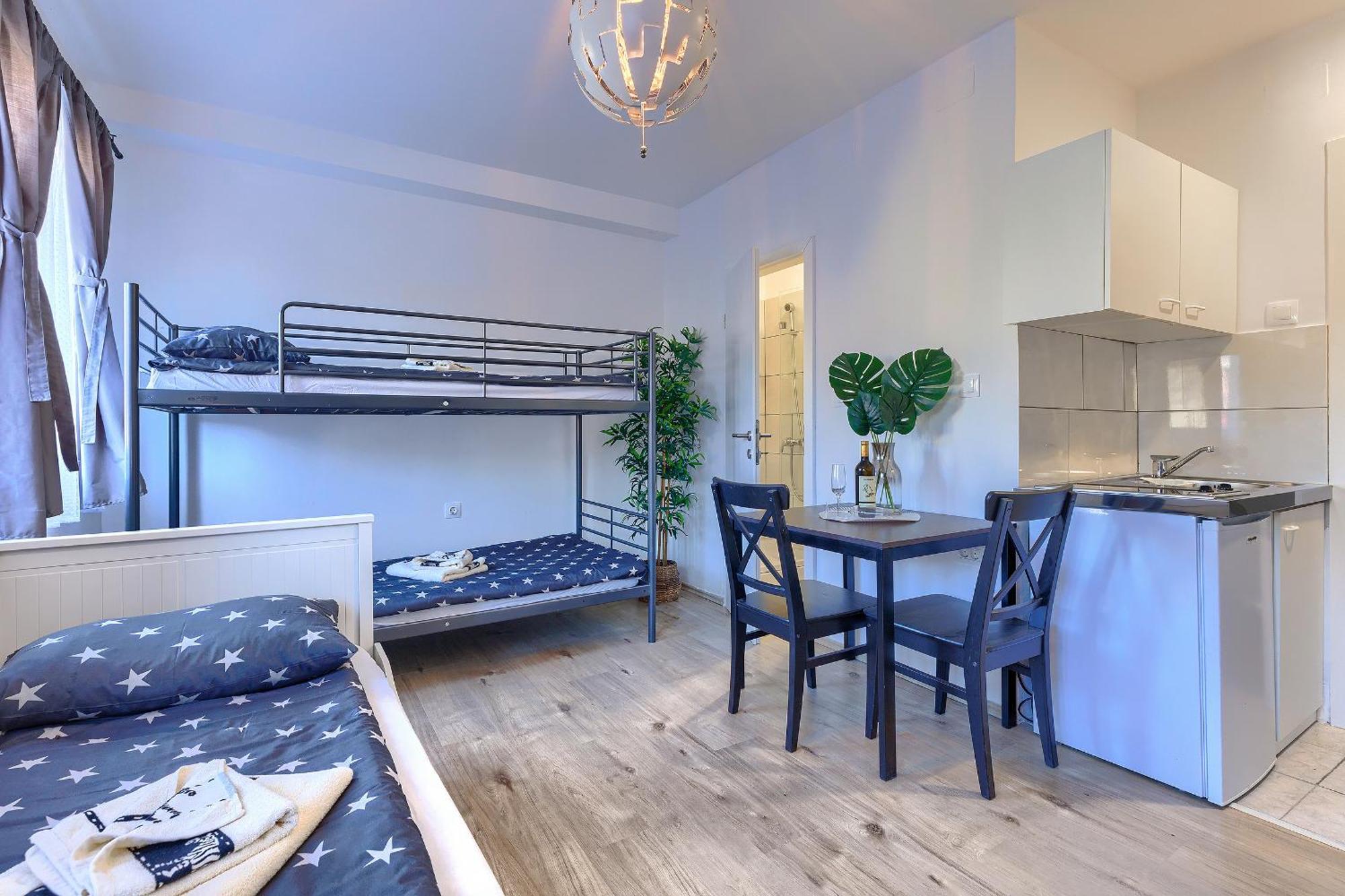 Hostel Monte Zaro *